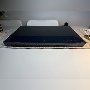 Sony BDV-E3100 Blu-Ray Home Theater System 5.1 .Receiver Only.No Remote.Tested.